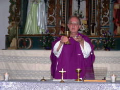 Fr. Tigges celebrates Mass in Esquias, Honduras