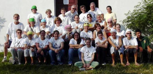 2005 Team poses on their last morning in Honduras